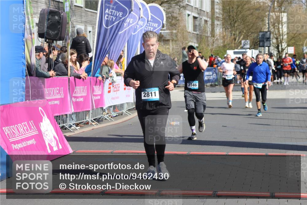 12.04.2026 - 45. Internationalen Wilhelmsburger Insellauf Strokosch-Dieckow http://msf.ph/oto/9462430 12.04.2026 11:10:53 Ziel 2811, 2346 meine-sportfotos.de