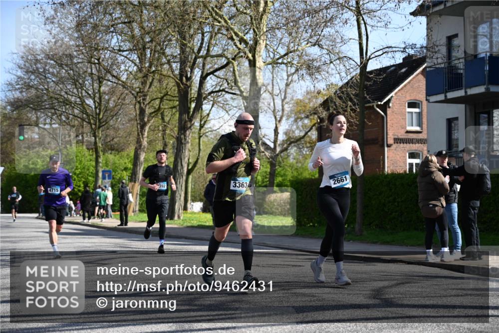 12.04.2026 - 45. Internationalen Wilhelmsburger Insellauf J. Mangold http://msf.ph/oto/9462431 12.04.2026 10:49:23 Ziel 2635, 2732, 2371, 3363, 2661, 4715, 2392, 3036, 2048, 3357, 2655, 5441, 3546, 2618, 2176, 2176, 2054, 3329, 3459, 4855 meine-sportfotos.de
