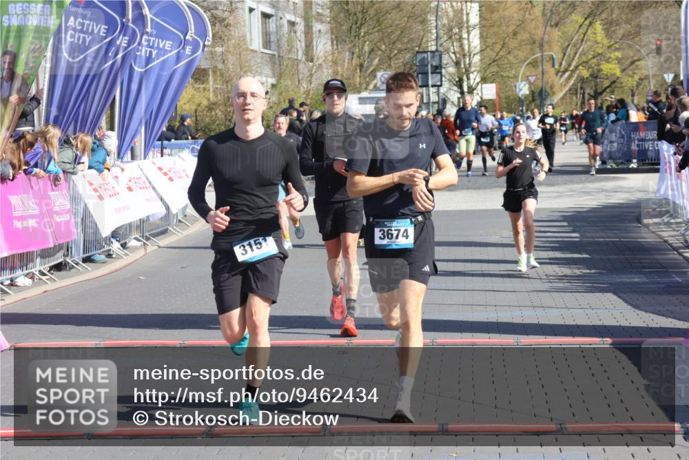 12.04.2026 - 45. Internationalen Wilhelmsburger Insellauf Strokosch-Dieckow http://msf.ph/oto/9462434 12.04.2026 10:52:31 Ziel 4024, 5789, 3151, 3674, 3184, 3366 meine-sportfotos.de