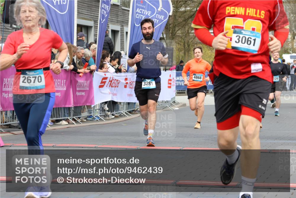 12.04.2026 - 45. Internationalen Wilhelmsburger Insellauf Strokosch-Dieckow http://msf.ph/oto/9462439 12.04.2026 13:17:39 Ziel 2670, 3061, 3281, 4315, 4867, 4868, 4130 meine-sportfotos.de