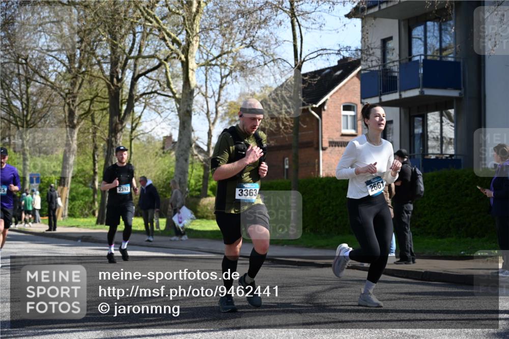 12.04.2026 - 45. Internationalen Wilhelmsburger Insellauf J. Mangold http://msf.ph/oto/9462441 12.04.2026 10:49:23 Ziel 2635, 2732, 2371, 3363, 2661, 4715, 2392, 3036, 2048, 3357, 2655, 5441, 3546, 2618, 2176, 2176, 2054, 3329, 3459, 4855 meine-sportfotos.de