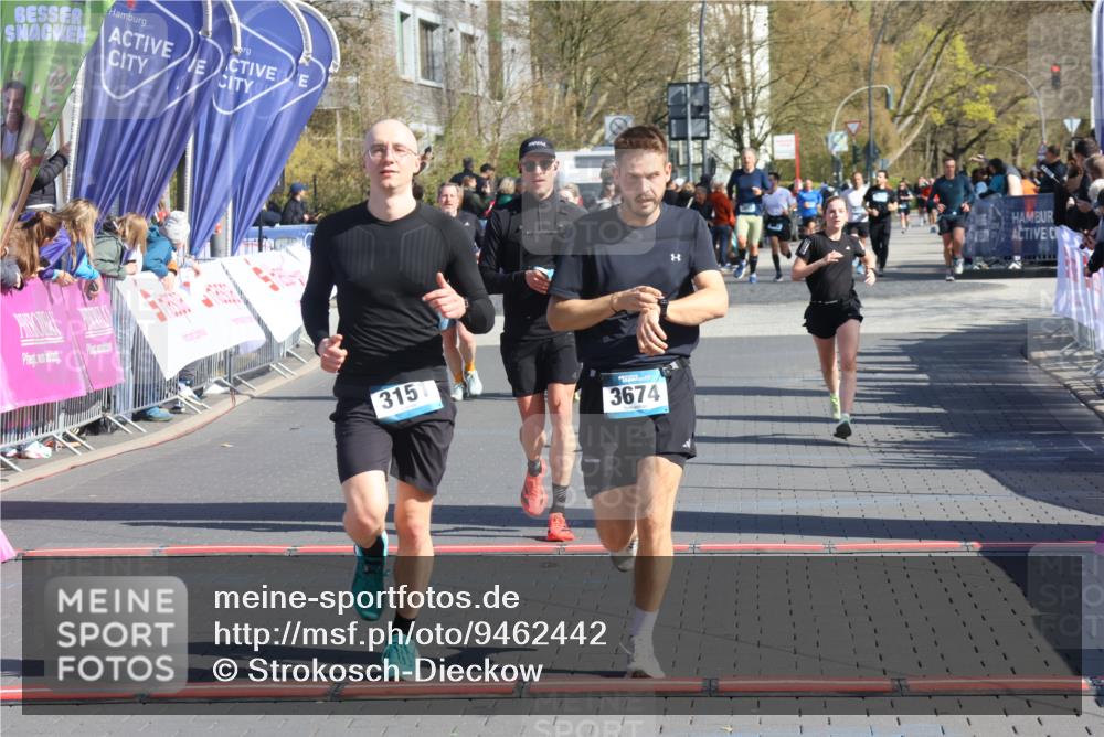 12.04.2026 - 45. Internationalen Wilhelmsburger Insellauf Strokosch-Dieckow http://msf.ph/oto/9462442 12.04.2026 10:52:31 Ziel 4024, 5789, 3151, 3674, 3184, 3366 meine-sportfotos.de