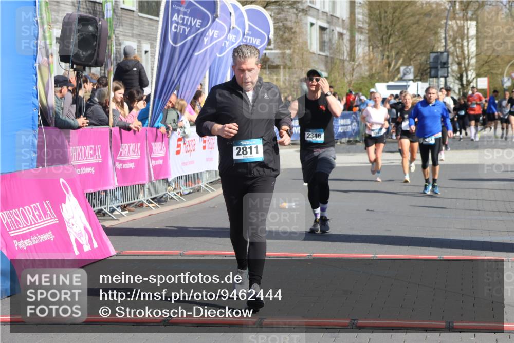 12.04.2026 - 45. Internationalen Wilhelmsburger Insellauf Strokosch-Dieckow http://msf.ph/oto/9462444 12.04.2026 11:10:53 Ziel 2811, 2346 meine-sportfotos.de