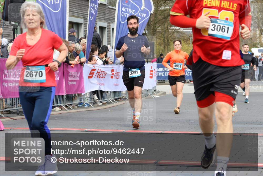 12.04.2026 - 45. Internationalen Wilhelmsburger Insellauf Strokosch-Dieckow http://msf.ph/oto/9462447 12.04.2026 13:17:39 Ziel 2670, 3061, 3281, 4315, 4867, 4868, 4130 meine-sportfotos.de