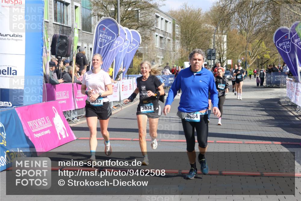 12.04.2026 - 45. Internationalen Wilhelmsburger Insellauf Strokosch-Dieckow http://msf.ph/oto/9462508 12.04.2026 11:10:59 Ziel 2346, 3884, 3847, 3832, 2199, 3715, 2585, 4334 meine-sportfotos.de