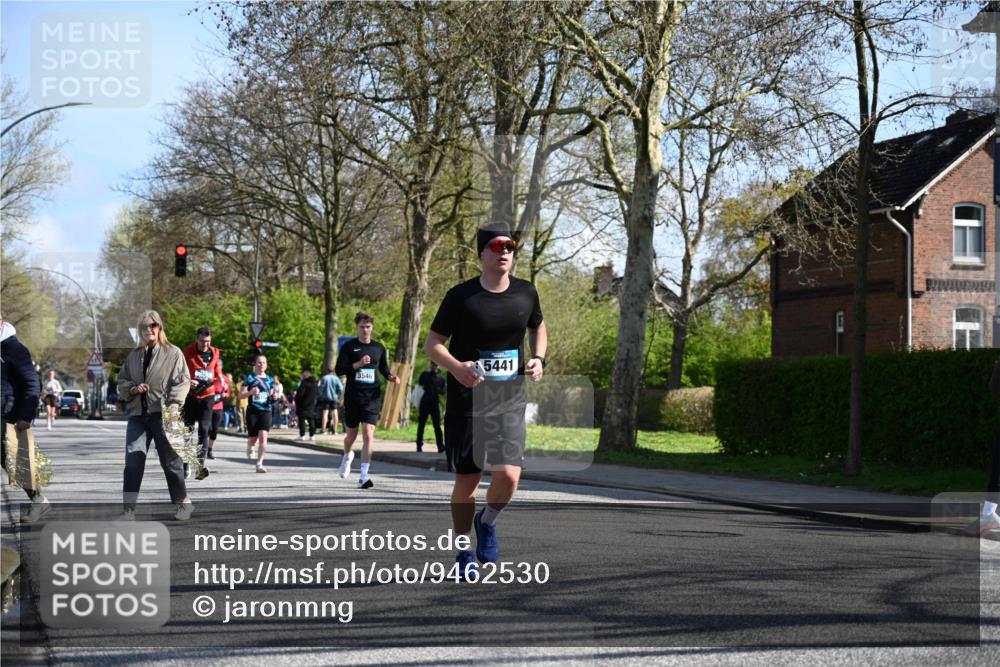 12.04.2026 - 45. Internationalen Wilhelmsburger Insellauf J. Mangold http://msf.ph/oto/9462530 12.04.2026 10:49:37 Ziel 4715, 2392, 3036, 2048, 3357, 2655, 5441, 3546, 2618, 2176, 2054, 3329, 3459, 4855, 4929, 4929, 4634, 3186, 3326, 3556, 3228, 5041, 5033, 4435 meine-sportfotos.de