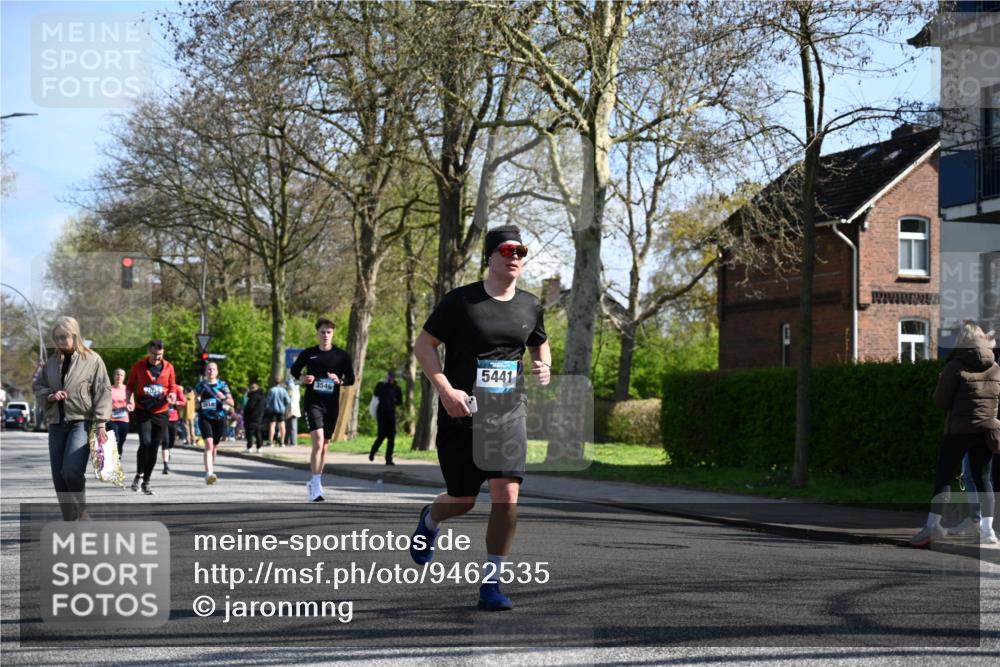 12.04.2026 - 45. Internationalen Wilhelmsburger Insellauf J. Mangold http://msf.ph/oto/9462535 12.04.2026 10:49:37 Ziel 4715, 2392, 3036, 2048, 3357, 2655, 5441, 3546, 2618, 2176, 2054, 3329, 3459, 4855, 4929, 4929, 4634, 3186, 3326, 3556, 3228, 5041, 5033, 4435 meine-sportfotos.de