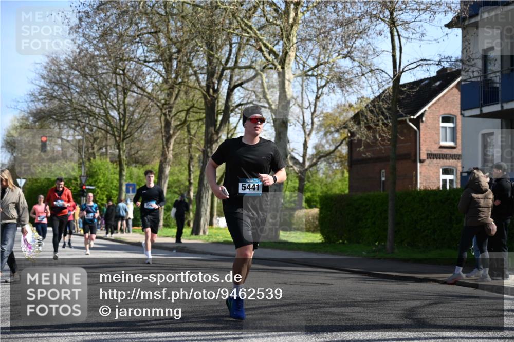 12.04.2026 - 45. Internationalen Wilhelmsburger Insellauf J. Mangold http://msf.ph/oto/9462539 12.04.2026 10:49:37 Ziel 4715, 2392, 3036, 2048, 3357, 2655, 5441, 3546, 2618, 2176, 2054, 3329, 3459, 4855, 4929, 4929, 4634, 3186, 3326, 3556, 3228, 5041, 5033, 4435 meine-sportfotos.de