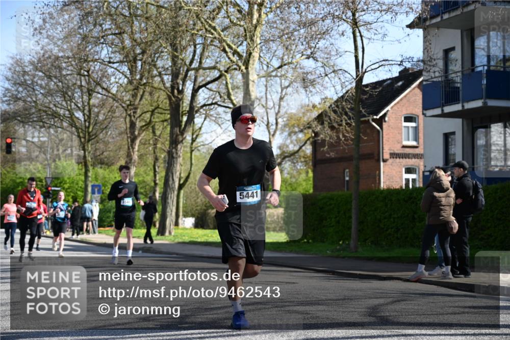 12.04.2026 - 45. Internationalen Wilhelmsburger Insellauf J. Mangold http://msf.ph/oto/9462543 12.04.2026 10:49:38 Ziel 4715, 2392, 3036, 2048, 3357, 2655, 5441, 3546, 2618, 2176, 2054, 3329, 3459, 3329, 3459, 4855, 4929, 4634, 3186, 3326, 3556, 3228, 5041, 5033, 4435, 2720 meine-sportfotos.de