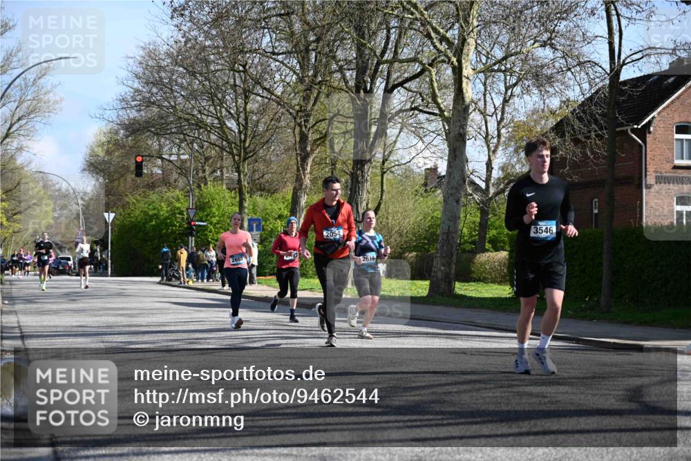 12.04.2026 - 45. Internationalen Wilhelmsburger Insellauf J. Mangold http://msf.ph/oto/9462544 12.04.2026 10:49:40 Ziel 3036, 2048, 3357, 2655, 5441, 3546, 2618, 2176, 2054, 3329, 3459, 4855, 4929, 4634, 3186, 3326, 3556, 3228, 5041, 5033, 4435, 2720, 3234 meine-sportfotos.de