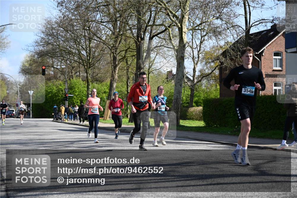 12.04.2026 - 45. Internationalen Wilhelmsburger Insellauf J. Mangold http://msf.ph/oto/9462552 12.04.2026 10:49:41 Ziel 3036, 2048, 3357, 2655, 5441, 3546, 2618, 2176, 2054, 3329, 3459, 4855, 4929, 4634, 3186, 3326, 3556, 3228, 5041, 5033, 4435, 2720, 3234, 3855 meine-sportfotos.de