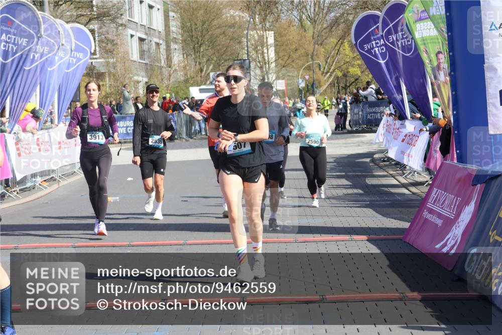 12.04.2026 - 45. Internationalen Wilhelmsburger Insellauf Strokosch-Dieckow http://msf.ph/oto/9462559 12.04.2026 11:11:07 Ziel 2585, 4334, 3507, 3913, 2208, 2539, 2513, 2590, 2576 meine-sportfotos.de