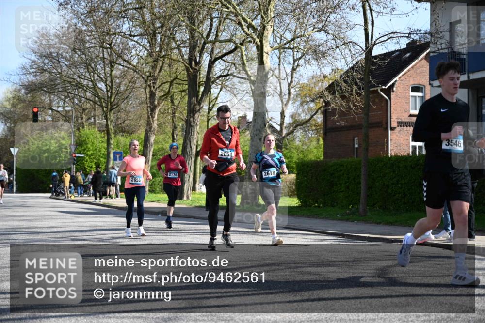 12.04.2026 - 45. Internationalen Wilhelmsburger Insellauf J. Mangold http://msf.ph/oto/9462561 12.04.2026 10:49:41 Ziel 3036, 2048, 3357, 2655, 5441, 3546, 2618, 2176, 2054, 3329, 3459, 4855, 4929, 4634, 3186, 3326, 3556, 3228, 5041, 5033, 4435, 2720, 3234, 3855 meine-sportfotos.de