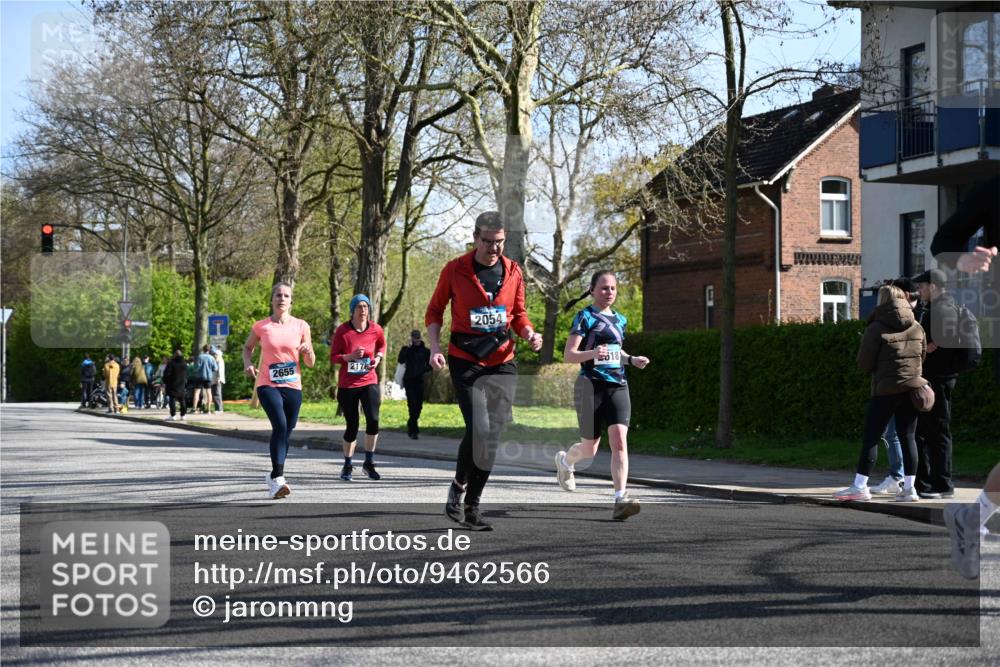 12.04.2026 - 45. Internationalen Wilhelmsburger Insellauf J. Mangold http://msf.ph/oto/9462566 12.04.2026 10:49:42 Ziel 3036, 2048, 3357, 2655, 5441, 3546, 2618, 2176, 2054, 3329, 3459, 4855, 4929, 4634, 3186, 3326, 3556, 3228, 5041, 5033, 4435, 2720, 3234, 3855 meine-sportfotos.de