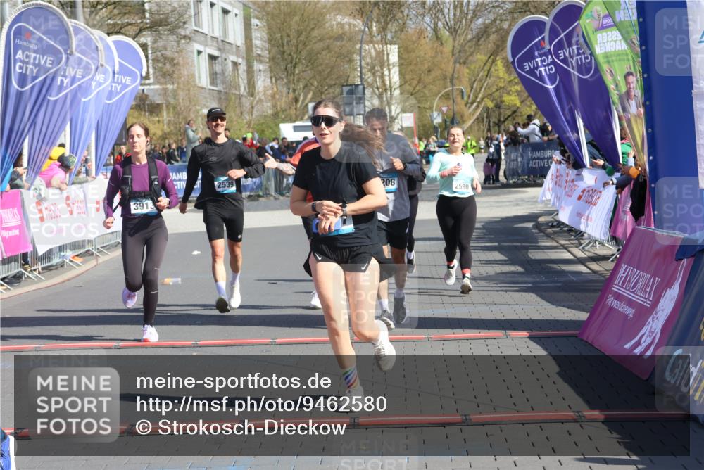 12.04.2026 - 45. Internationalen Wilhelmsburger Insellauf Strokosch-Dieckow http://msf.ph/oto/9462580 12.04.2026 11:11:07 Ziel 2585, 4334, 3507, 3913, 2208, 2539, 2513, 2590, 2576 meine-sportfotos.de