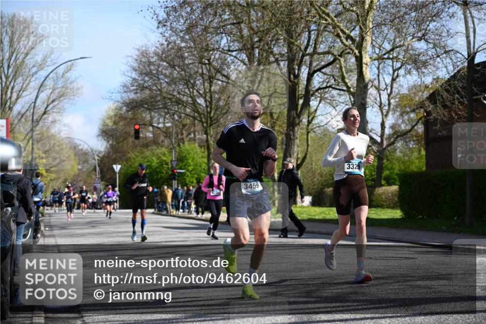 12.04.2026 - 45. Internationalen Wilhelmsburger Insellauf J. Mangold http://msf.ph/oto/9462604 12.04.2026 10:49:51 Ziel 2655, 5441, 3546, 2618, 2176, 2054, 3329, 3459, 4855, 4929, 4634, 3186, 3326, 3556, 3228, 5041, 5033, 4435, 2720, 3234, 3234, 3855, 2154, 3608 meine-sportfotos.de