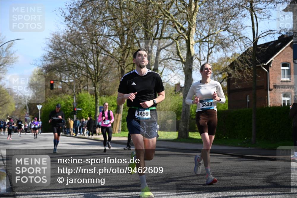 12.04.2026 - 45. Internationalen Wilhelmsburger Insellauf J. Mangold http://msf.ph/oto/9462609 12.04.2026 10:49:51 Ziel 2655, 5441, 3546, 2618, 2176, 2054, 3329, 3459, 4855, 4929, 4634, 3186, 3326, 3556, 3228, 5041, 5033, 4435, 2720, 3234, 3234, 3855, 2154, 3608 meine-sportfotos.de