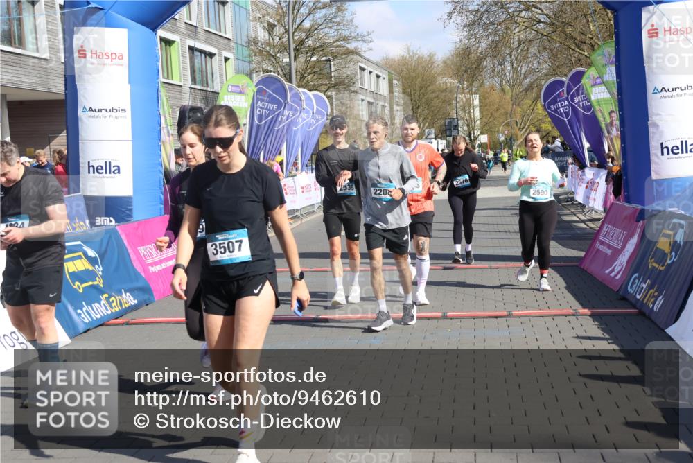12.04.2026 - 45. Internationalen Wilhelmsburger Insellauf Strokosch-Dieckow http://msf.ph/oto/9462610 12.04.2026 11:11:11 Ziel 3507, 3913, 2208, 2539, 2513, 2590, 2576 meine-sportfotos.de
