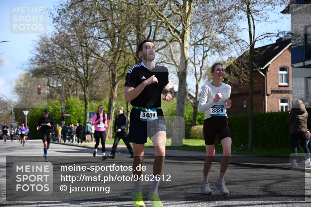 12.04.2026 - 45. Internationalen Wilhelmsburger Insellauf J. Mangold http://msf.ph/oto/9462612 12.04.2026 10:49:52 Ziel 2655, 5441, 3546, 2618, 2176, 2054, 3329, 3459, 4855, 4929, 4634, 3186, 3326, 3556, 3228, 5041, 5033, 4435, 2720, 3234, 3855, 2154, 3608 meine-sportfotos.de