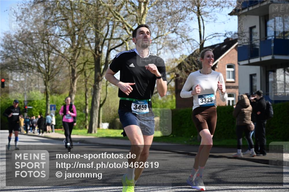 12.04.2026 - 45. Internationalen Wilhelmsburger Insellauf J. Mangold http://msf.ph/oto/9462619 12.04.2026 10:49:52 Ziel 2655, 5441, 3546, 2618, 2176, 2054, 3329, 3459, 4855, 4929, 4634, 3186, 3326, 3556, 3228, 5041, 5033, 4435, 2720, 3234, 3855, 2154, 3608 meine-sportfotos.de