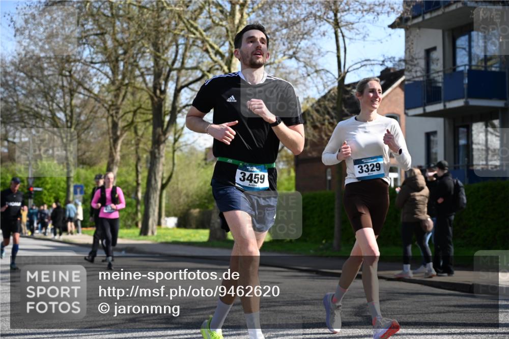 12.04.2026 - 45. Internationalen Wilhelmsburger Insellauf J. Mangold http://msf.ph/oto/9462620 12.04.2026 10:49:52 Ziel 2655, 5441, 3546, 2618, 2176, 2054, 3329, 3459, 4855, 4929, 4634, 3186, 3326, 3556, 3228, 5041, 5033, 4435, 2720, 3234, 3855, 2154, 3608 meine-sportfotos.de
