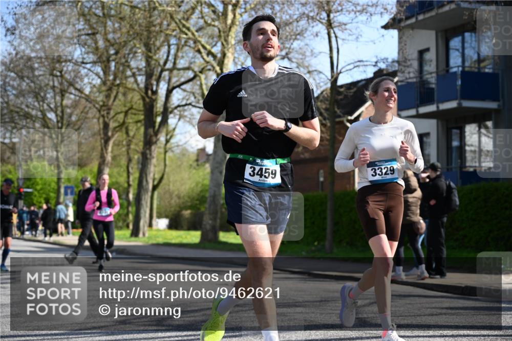 12.04.2026 - 45. Internationalen Wilhelmsburger Insellauf J. Mangold http://msf.ph/oto/9462621 12.04.2026 10:49:52 Ziel 2655, 5441, 3546, 2618, 2176, 2054, 3329, 3459, 4855, 4929, 4634, 3186, 3326, 3556, 3228, 5041, 5033, 4435, 2720, 3234, 3855, 2154, 3608 meine-sportfotos.de