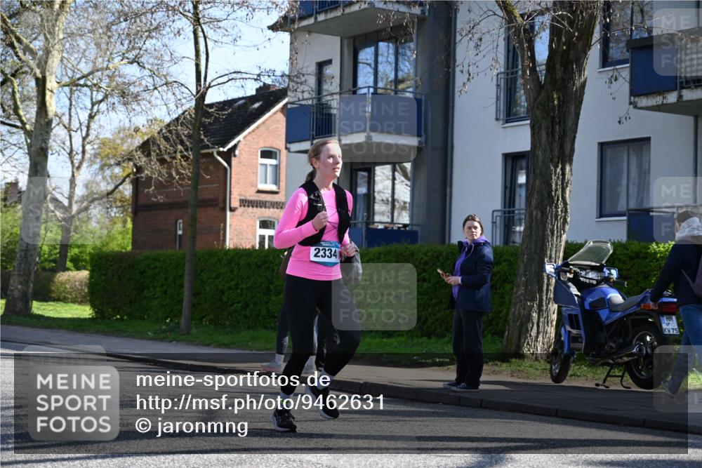 12.04.2026 - 45. Internationalen Wilhelmsburger Insellauf J. Mangold http://msf.ph/oto/9462631 12.04.2026 10:49:55 Ziel 2618, 2176, 2054, 3329, 3459, 4855, 4929, 4634, 4634, 3186, 3326, 3556, 3228, 5041, 5033, 4435, 2720, 3234, 3855, 2154, 3608 meine-sportfotos.de