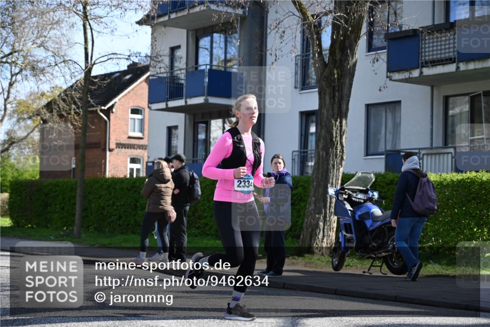 12.04.2026 - 45. Internationalen Wilhelmsburger Insellauf J. Mangold http://msf.ph/oto/9462634 12.04.2026 10:49:55 Ziel 2618, 2176, 2054, 3329, 3459, 4855, 4929, 4634, 4634, 3186, 3326, 3556, 3228, 5041, 5033, 4435, 2720, 3234, 3855, 2154, 3608 meine-sportfotos.de