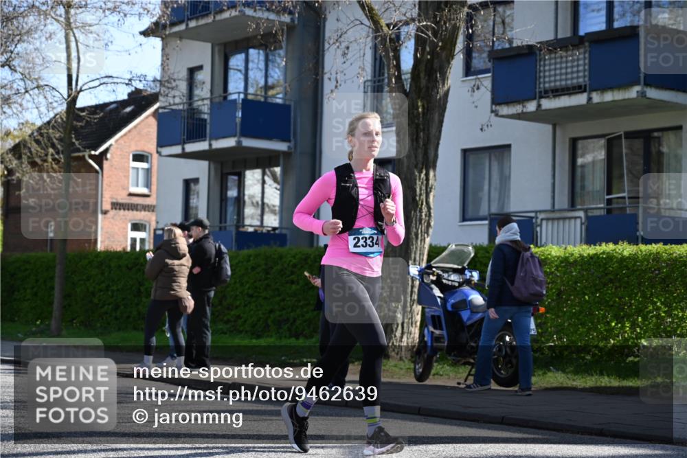 12.04.2026 - 45. Internationalen Wilhelmsburger Insellauf J. Mangold http://msf.ph/oto/9462639 12.04.2026 10:49:55 Ziel 2618, 2176, 2054, 3329, 3459, 4855, 4929, 4634, 4634, 3186, 3326, 3556, 3228, 5041, 5033, 4435, 2720, 3234, 3855, 2154, 3608 meine-sportfotos.de