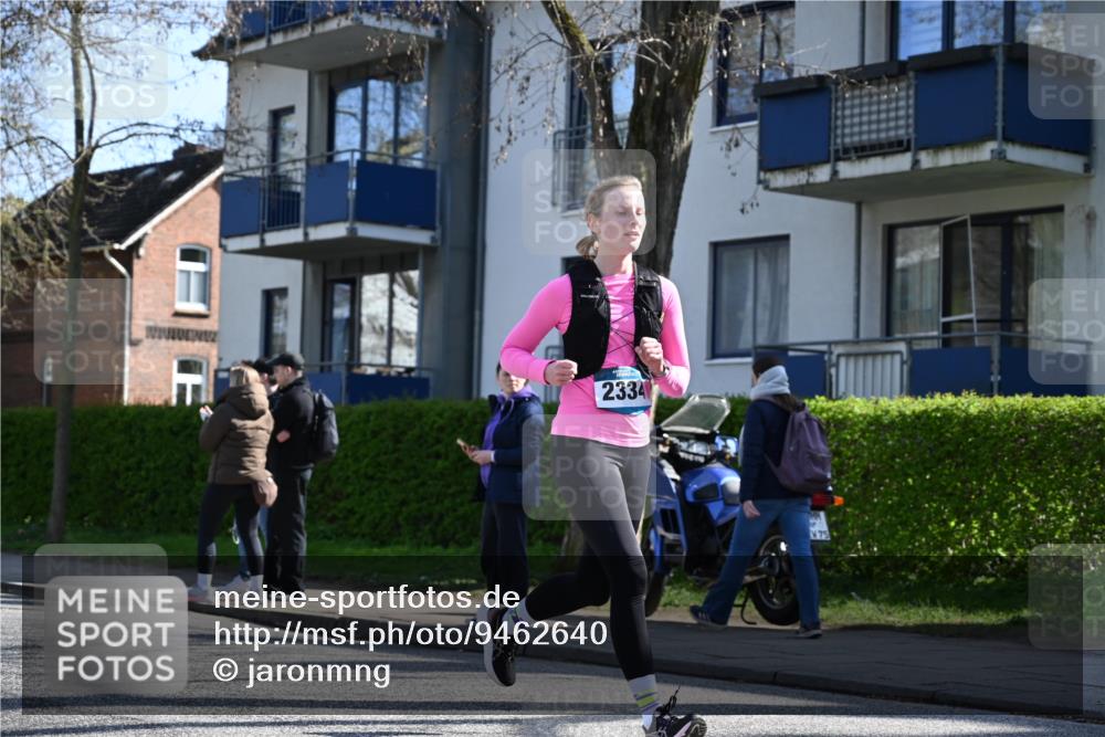 12.04.2026 - 45. Internationalen Wilhelmsburger Insellauf J. Mangold http://msf.ph/oto/9462640 12.04.2026 10:49:55 Ziel 2618, 2176, 2054, 3329, 3459, 4855, 4929, 4634, 4634, 3186, 3326, 3556, 3228, 5041, 5033, 4435, 2720, 3234, 3855, 2154, 3608 meine-sportfotos.de