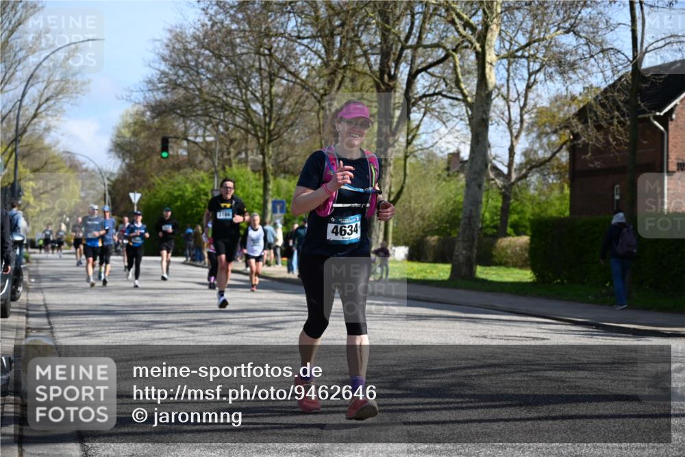 12.04.2026 - 45. Internationalen Wilhelmsburger Insellauf J. Mangold http://msf.ph/oto/9462646 12.04.2026 10:50:04 Ziel 4855, 4929, 4634, 3186, 3326, 3556, 3228, 5041, 5033, 4435, 2720, 3234, 3855, 2154, 3608, 4903, 2496 meine-sportfotos.de