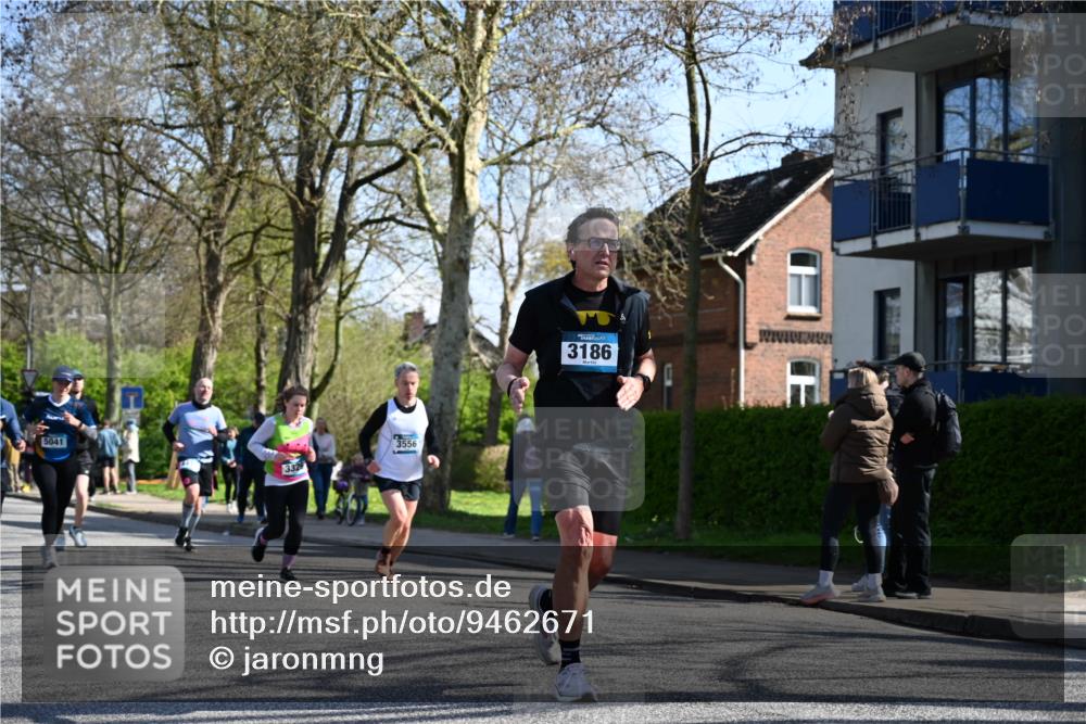 12.04.2026 - 45. Internationalen Wilhelmsburger Insellauf J. Mangold http://msf.ph/oto/9462671 12.04.2026 10:50:08 Ziel 4855, 4929, 4634, 3186, 3326, 3556, 3228, 5041, 5033, 4435, 2720, 3234, 3855, 2154, 3608, 4903, 2496, 2198, 2197 meine-sportfotos.de