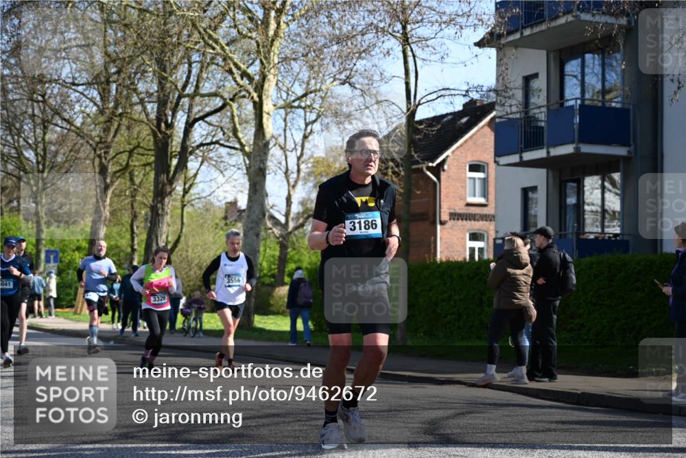 12.04.2026 - 45. Internationalen Wilhelmsburger Insellauf J. Mangold http://msf.ph/oto/9462672 12.04.2026 10:50:08 Ziel 4855, 4929, 4634, 3186, 3326, 3556, 3228, 5041, 5033, 4435, 2720, 3234, 3855, 2154, 3608, 4903, 2496, 2198, 2197 meine-sportfotos.de