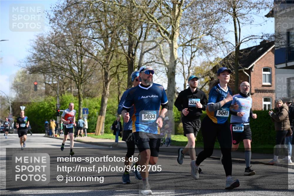 12.04.2026 - 45. Internationalen Wilhelmsburger Insellauf J. Mangold http://msf.ph/oto/9462705 12.04.2026 10:50:11 Ziel 4855, 4929, 4634, 3186, 3326, 3556, 3228, 5041, 5033, 4435, 2720, 3234, 3855, 2154, 3608, 4903, 2496, 2198, 2197 meine-sportfotos.de