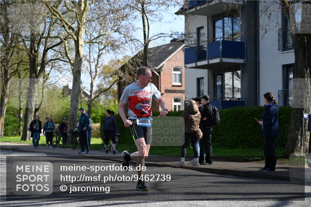 12.04.2026 - 45. Internationalen Wilhelmsburger Insellauf J. Mangold http://msf.ph/oto/9462739 12.04.2026 10:50:15 Ziel 4634, 3186, 3326, 3556, 3228, 5041, 5033, 4435, 2720, 3234, 3855, 2154, 3608, 4903, 2496, 2198, 2197 meine-sportfotos.de