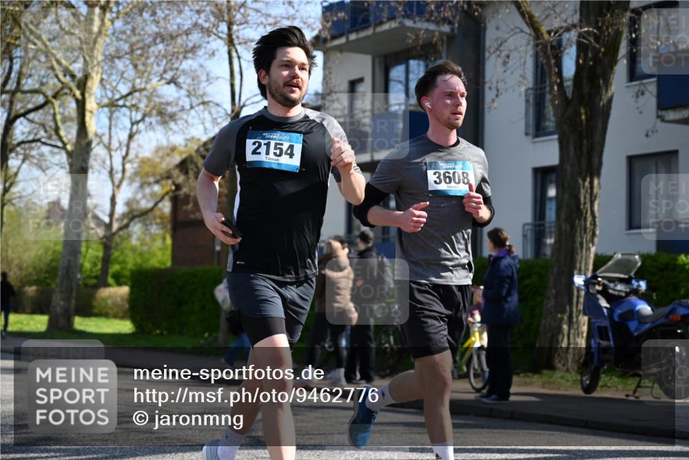 12.04.2026 - 45. Internationalen Wilhelmsburger Insellauf J. Mangold http://msf.ph/oto/9462776 12.04.2026 10:50:25 Ziel 5033, 4435, 2720, 3234, 3855, 2154, 3608, 4903, 2496, 2198, 2197, 3039, 3550, 4659, 2935, 5823 meine-sportfotos.de