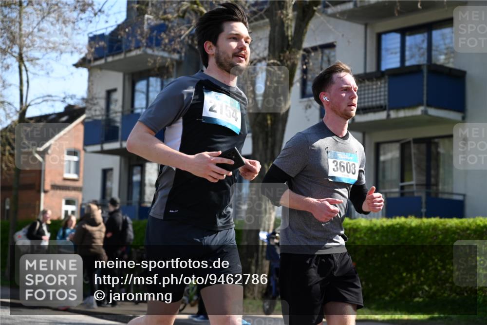 12.04.2026 - 45. Internationalen Wilhelmsburger Insellauf J. Mangold http://msf.ph/oto/9462786 12.04.2026 10:50:26 Ziel 4435, 2720, 3234, 3855, 2154, 3608, 4903, 2496, 2198, 2197, 3039, 3550, 4659, 2935, 5823 meine-sportfotos.de