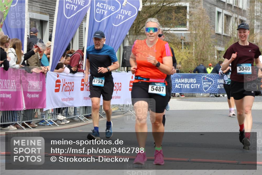 12.04.2026 - 45. Internationalen Wilhelmsburger Insellauf Strokosch-Dieckow http://msf.ph/oto/9462788 12.04.2026 13:17:22 Ziel 5487, 3040, 4752 meine-sportfotos.de