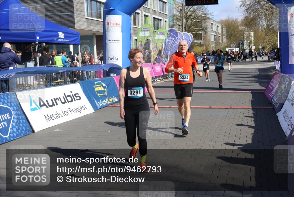 12.04.2026 - 45. Internationalen Wilhelmsburger Insellauf Strokosch-Dieckow http://msf.ph/oto/9462793 12.04.2026 10:53:02 Ziel 3291, 5284, 3577, 2625, 4008, 3237 meine-sportfotos.de