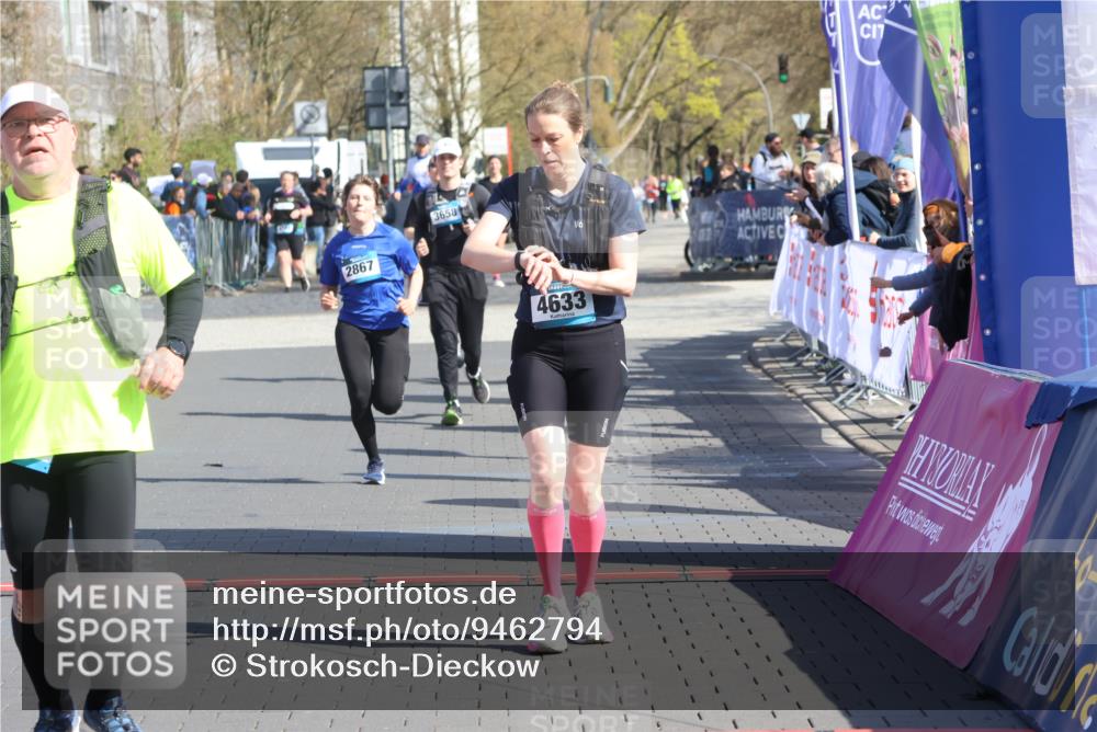 12.04.2026 - 45. Internationalen Wilhelmsburger Insellauf Strokosch-Dieckow http://msf.ph/oto/9462794 12.04.2026 11:11:42 Ziel 2673, 2326, 4633, 2867 meine-sportfotos.de