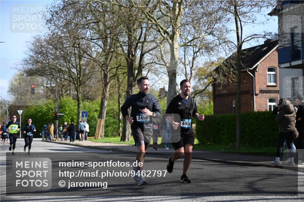 12.04.2026 - 45. Internationalen Wilhelmsburger Insellauf J. Mangold http://msf.ph/oto/9462797 12.04.2026 10:50:39 Ziel 4903, 2496, 2198, 2197, 3039, 3550, 4659, 2935, 5823, 2762, 2762, 5618, 4756, 2506, 3996, 5608, 2598 meine-sportfotos.de