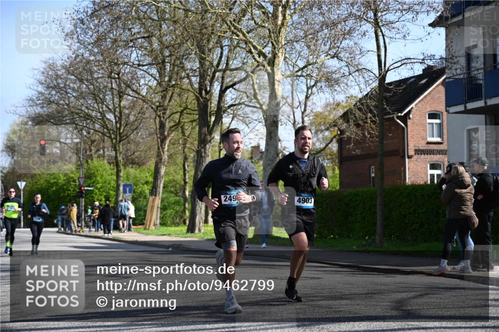 12.04.2026 - 45. Internationalen Wilhelmsburger Insellauf J. Mangold http://msf.ph/oto/9462799 12.04.2026 10:50:39 Ziel 4903, 2496, 2198, 2197, 3039, 3550, 4659, 2935, 5823, 2762, 2762, 5618, 4756, 2506, 3996, 5608, 2598 meine-sportfotos.de
