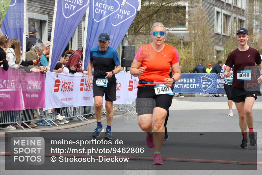 12.04.2026 - 45. Internationalen Wilhelmsburger Insellauf Strokosch-Dieckow http://msf.ph/oto/9462806 12.04.2026 13:17:22 Ziel 5487, 3040, 4752 meine-sportfotos.de