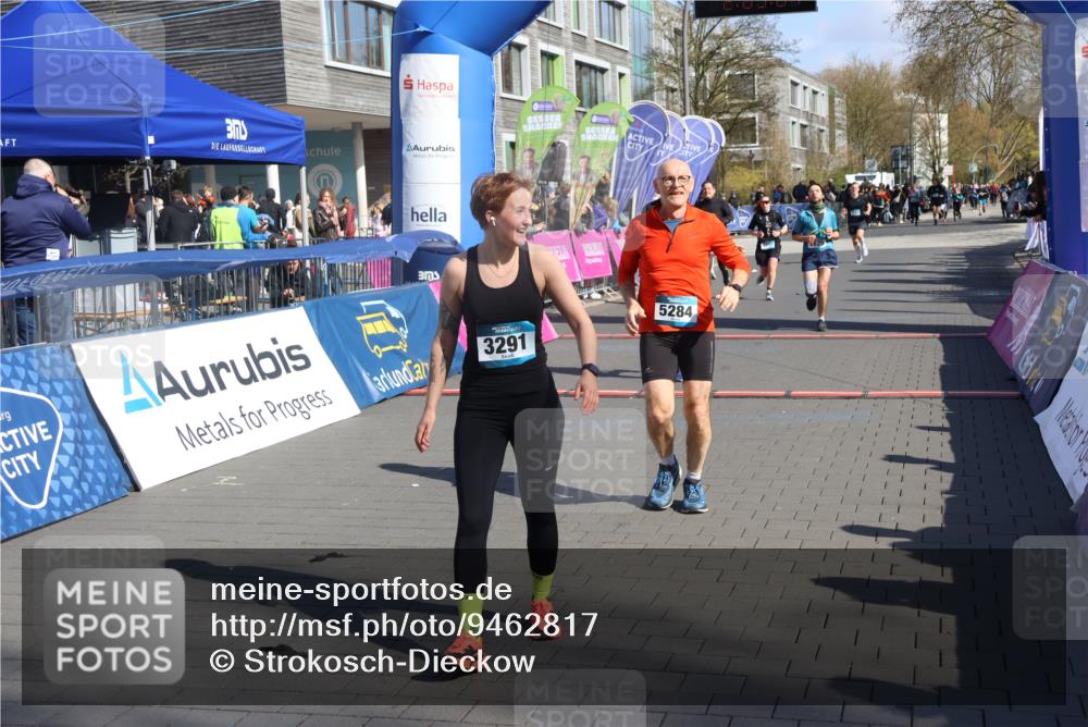 12.04.2026 - 45. Internationalen Wilhelmsburger Insellauf Strokosch-Dieckow http://msf.ph/oto/9462817 12.04.2026 10:53:02 Ziel 3291, 5284, 3577, 2625, 4008, 3237 meine-sportfotos.de