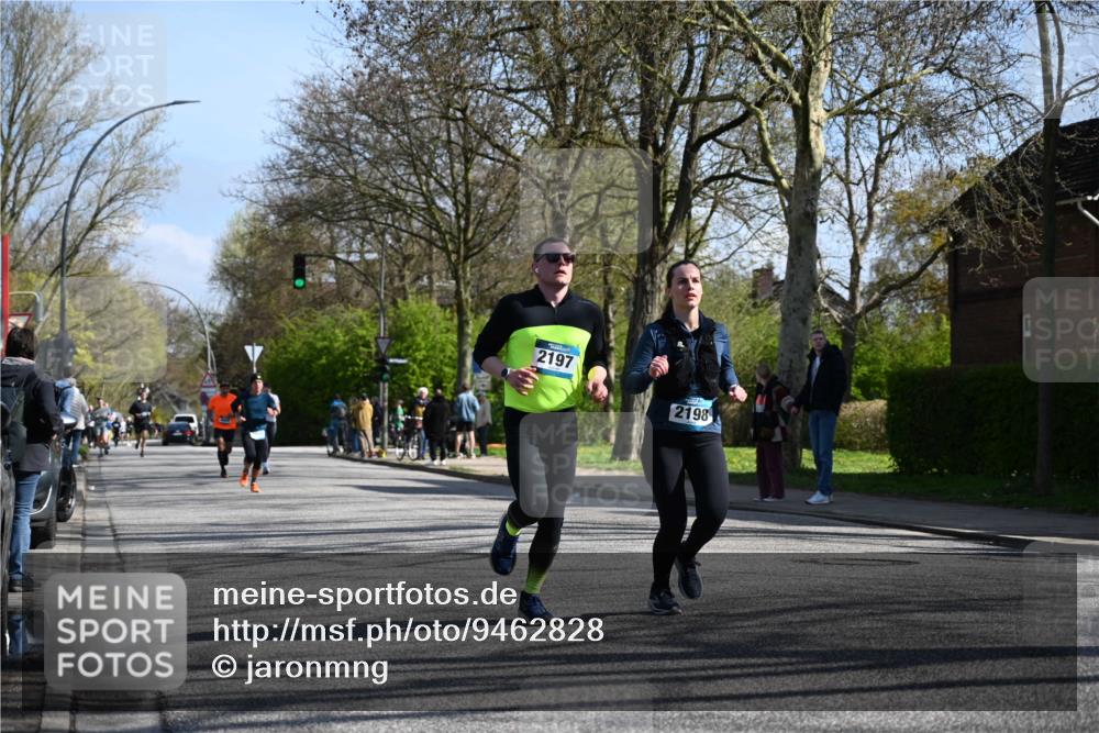 12.04.2026 - 45. Internationalen Wilhelmsburger Insellauf J. Mangold http://msf.ph/oto/9462828 12.04.2026 10:50:43 Ziel 4903, 2496, 2198, 2197, 3039, 3550, 4659, 2935, 5823, 2762, 5618, 4756, 2506, 3996, 5608, 2598, 3049, 4263 meine-sportfotos.de