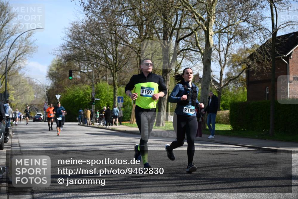12.04.2026 - 45. Internationalen Wilhelmsburger Insellauf J. Mangold http://msf.ph/oto/9462830 12.04.2026 10:50:44 Ziel 4903, 2496, 2198, 2197, 3039, 3550, 4659, 2935, 5823, 2762, 5618, 4756, 2506, 3996, 5608, 2598, 3049, 4263 meine-sportfotos.de