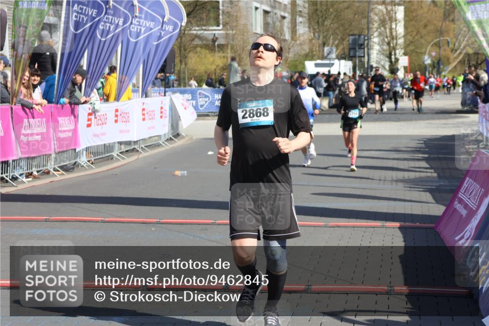 12.04.2026 - 45. Internationalen Wilhelmsburger Insellauf Strokosch-Dieckow http://msf.ph/oto/9462845 12.04.2026 11:11:49 Ziel 3658, 2868, 3758 meine-sportfotos.de