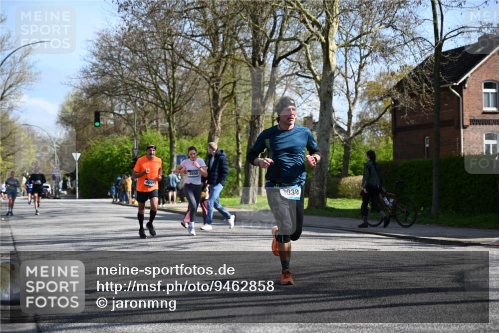 12.04.2026 - 45. Internationalen Wilhelmsburger Insellauf J. Mangold http://msf.ph/oto/9462858 12.04.2026 10:50:50 Ziel 2198, 2197, 3039, 3550, 4659, 2935, 5823, 2762, 5618, 4756, 2506, 3996, 5608, 5608, 2598, 3049, 4263, 5769, 3572 meine-sportfotos.de