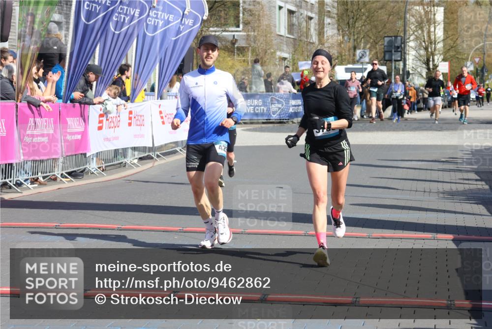 12.04.2026 - 45. Internationalen Wilhelmsburger Insellauf Strokosch-Dieckow http://msf.ph/oto/9462862 12.04.2026 11:11:53 Ziel 3758, 4252, 4744 meine-sportfotos.de