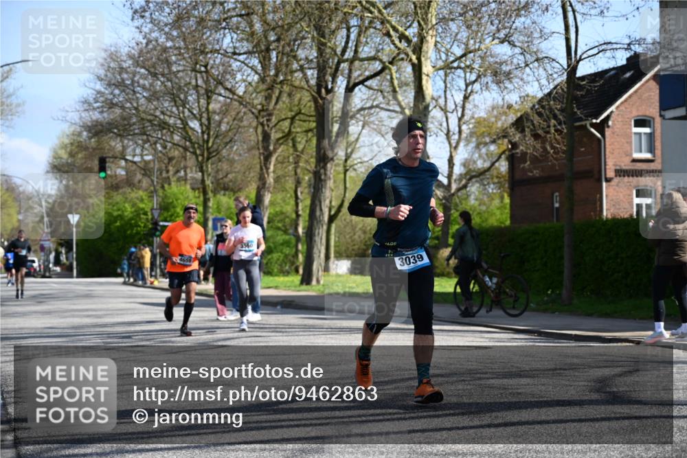12.04.2026 - 45. Internationalen Wilhelmsburger Insellauf J. Mangold http://msf.ph/oto/9462863 12.04.2026 10:50:51 Ziel 2198, 2197, 3039, 3550, 4659, 2935, 5823, 2762, 2762, 5618, 4756, 2506, 3996, 5608, 2598, 2598, 3049, 4263, 5769, 3572 meine-sportfotos.de